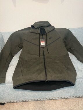 Nike Olive Green Tech Fleece Full-Zip Windrunner Hoodie